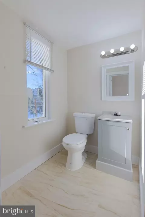 Bath - 1908 Mcculloh St, Baltimore, MD 21217 photo 1 of 7