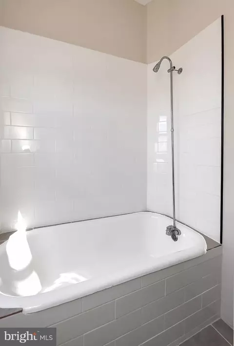 Bath - 1908 Mcculloh St, Baltimore, MD 21217 photo 6 of 7