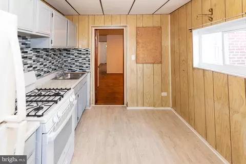 Entry Way - 402 Drew St, Baltimore, MD 21224 photo 2 of 3