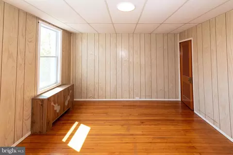 Living - 402 Drew St, Baltimore, MD 21224 photo 5 of 5