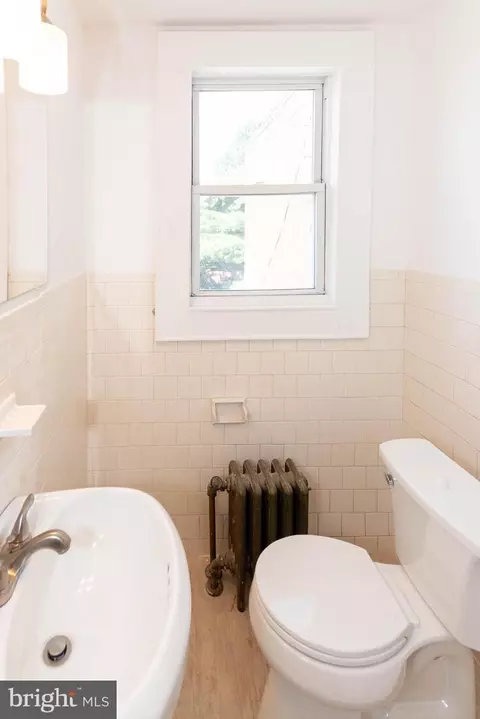 Bath - 402 Drew St, Baltimore, MD 21224 photo 3 of 7