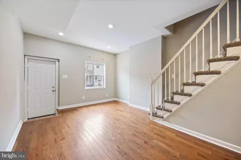 Entry Way - 3910 Mount Pleasant Ave, Baltimore, MD 21224 photo 1 of 3