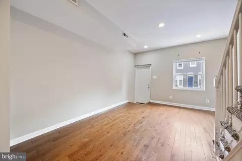 Living - 3910 Mount Pleasant Ave, Baltimore, MD 21224 photo 4 of 4