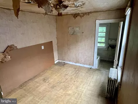 Bedroom - 1626 N Wolfe St, Baltimore, MD 21213 photo 3 of 3
