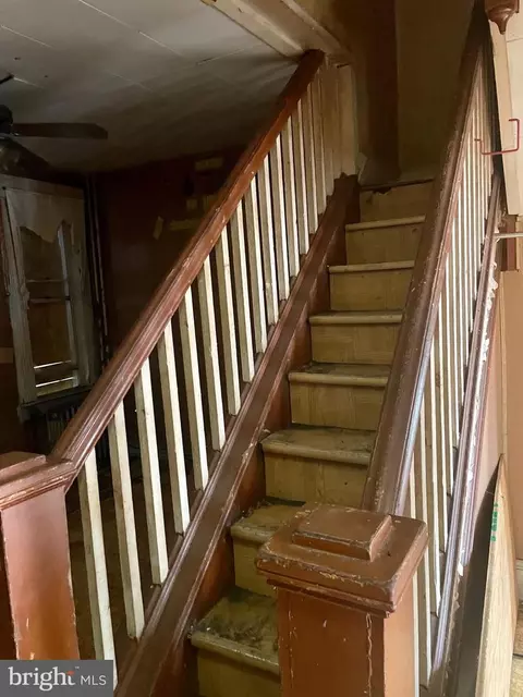 Entry Way - 1626 N Wolfe St, Baltimore, MD 21213 photo 7 of 9