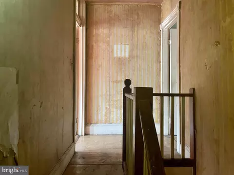Entry Way - 1626 N Wolfe St, Baltimore, MD 21213 photo 8 of 9