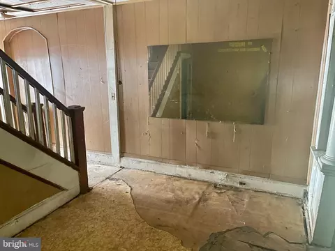 Entry Way - 1626 N Wolfe St, Baltimore, MD 21213 photo 3 of 9