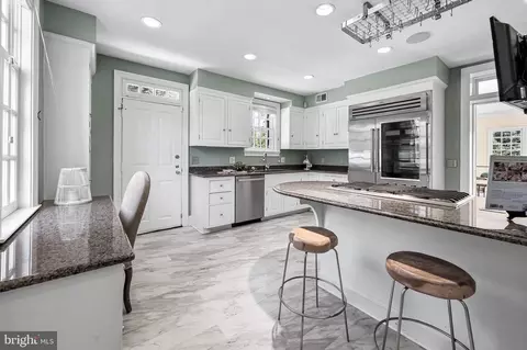 Kitchen - 217 Wendover Rd, Baltimore, MD 21218 photo 8 of 9