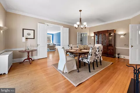 Dining - 217 Wendover Rd, Baltimore, MD 21218 photo 4 of 5