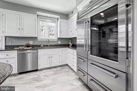 Kitchen - 217 Wendover Rd, Baltimore, MD 21218 photo 4 of 9