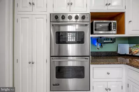 Kitchen - 217 Wendover Rd, Baltimore, MD 21218 photo 5 of 9