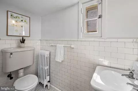 Bath - 217 Wendover Rd, Baltimore, MD 21218 photo 1 of 6