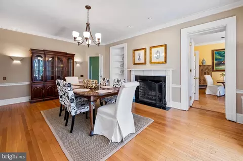 Dining - 217 Wendover Rd, Baltimore, MD 21218 photo 3 of 5