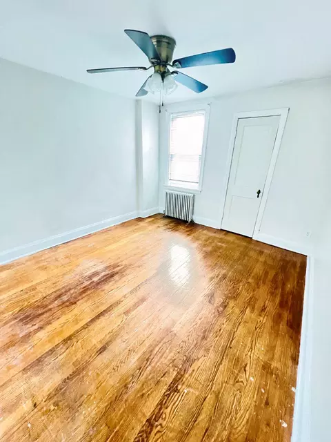 Bedroom - 4717 Frederick Ave, Baltimore, MD 21229 photo 2 of 3