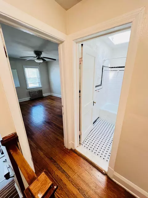 Entry Way - 4717 Frederick Ave, Baltimore, MD 21229 photo 1 of 2