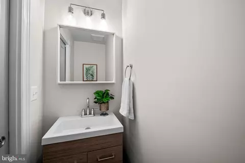 448 E 22nd St, Baltimore, MD 21218 photo 40