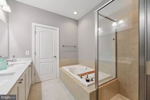 Bath - 3905 Fleet St, Baltimore, MD 21224 photo 1 of 3