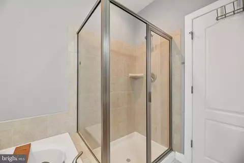 Bath - 3905 Fleet St, Baltimore, MD 21224 photo 2 of 3