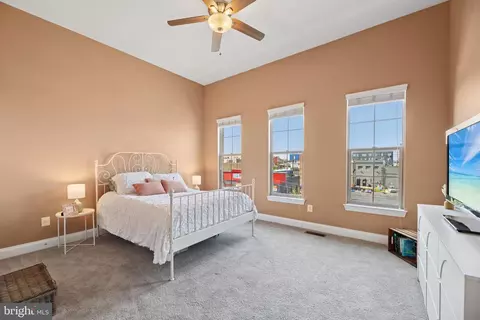 Bedroom - 3905 Fleet St, Baltimore, MD 21224 photo 5 of 9