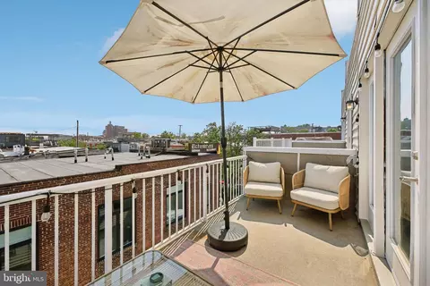Exterior - 3905 Fleet St, Baltimore, MD 21224 photo 3 of 4