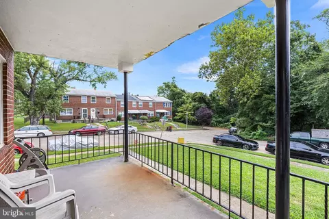 5100 Hillwell Rd, Baltimore, MD 21229 photo 2