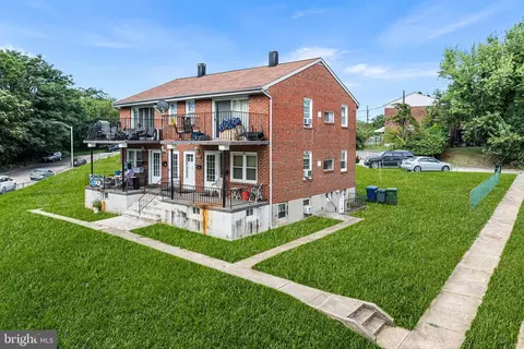 5100 Hillwell Rd, Baltimore, MD 21229 photo 3