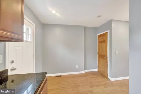 Entry Way - 830 Dumbarton Ave, Baltimore, MD 21218 photo 2 of 5
