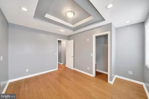 Entry Way - 830 Dumbarton Ave, Baltimore, MD 21218 photo 4 of 5