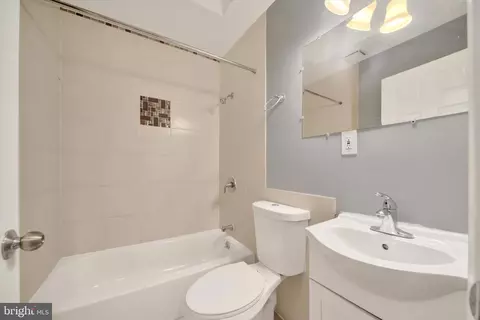 Bath - 830 Dumbarton Ave, Baltimore, MD 21218 photo 2 of 2