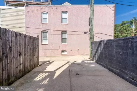 Exterior - 802 S Highland Ave, Baltimore, MD 21224 photo 5 of 5
