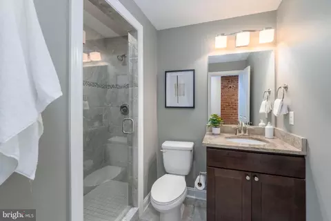 Bath - 802 S Highland Ave, Baltimore, MD 21224 photo 1 of 3