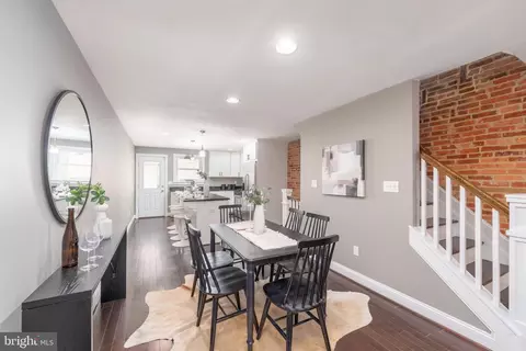 Entry Way - 802 S Highland Ave, Baltimore, MD 21224 photo 1 of 3