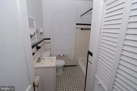 Bath - 3602 Ailsa Ave, Baltimore, MD 21214 photo 1 of 1