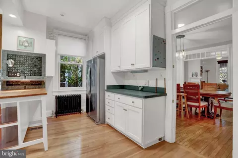 Kitchen - 725 Saint Johns Rd, Baltimore, MD 21210 photo 5 of 5