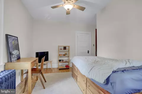 Bedroom - 725 Saint Johns Rd, Baltimore, MD 21210 photo 8 of 8