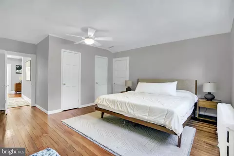 Bedroom - 725 Saint Johns Rd, Baltimore, MD 21210 photo 2 of 8