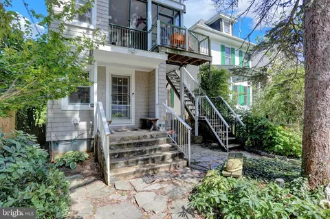 Exterior - 725 Saint Johns Rd, Baltimore, MD 21210 photo 14 of 18