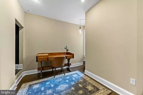 Entry Way - 3607 Chestnut Ave, Baltimore, MD 21211 photo 9 of 10