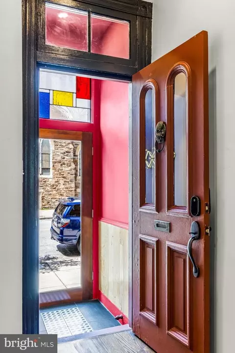 Entry Way - 3607 Chestnut Ave, Baltimore, MD 21211 photo 2 of 10