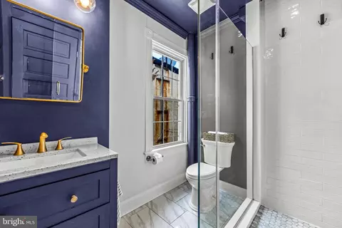 Bath - 3607 Chestnut Ave, Baltimore, MD 21211 photo 2 of 4