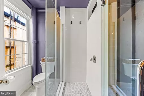 Bath - 3607 Chestnut Ave, Baltimore, MD 21211 photo 3 of 4