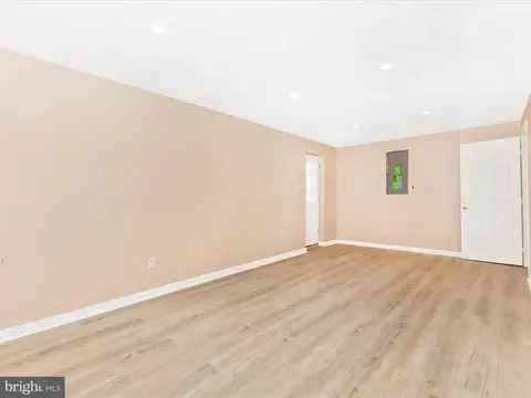Living - 5501 Todd Ave, Baltimore, MD 21206 photo 6 of 6