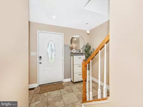 Entry Way - 5501 Todd Ave, Baltimore, MD 21206 photo 1 of 5