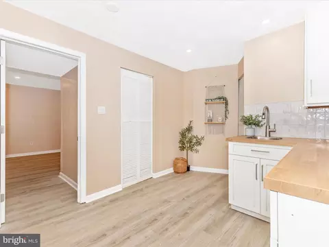 Entry Way - 5501 Todd Ave, Baltimore, MD 21206 photo 5 of 5
