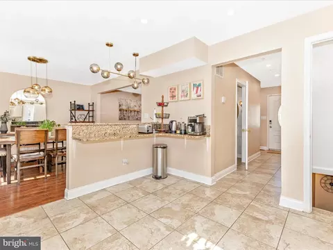Entry Way - 5501 Todd Ave, Baltimore, MD 21206 photo 3 of 5