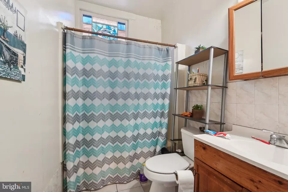Bath - 817 Homestead St, Baltimore, MD 21218 photo 2 of 3