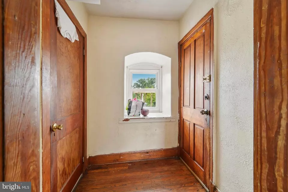 Entry Way - 817 Homestead St, Baltimore, MD 21218 photo 11 of 12