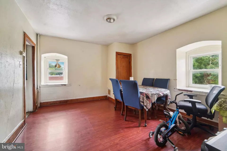 Dining - 817 Homestead St, Baltimore, MD 21218 photo 2 of 2