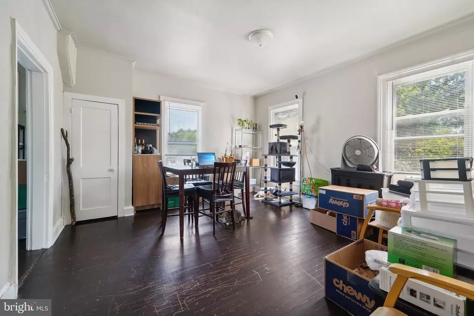 Entry Way - 817 Homestead St, Baltimore, MD 21218 photo 3 of 12
