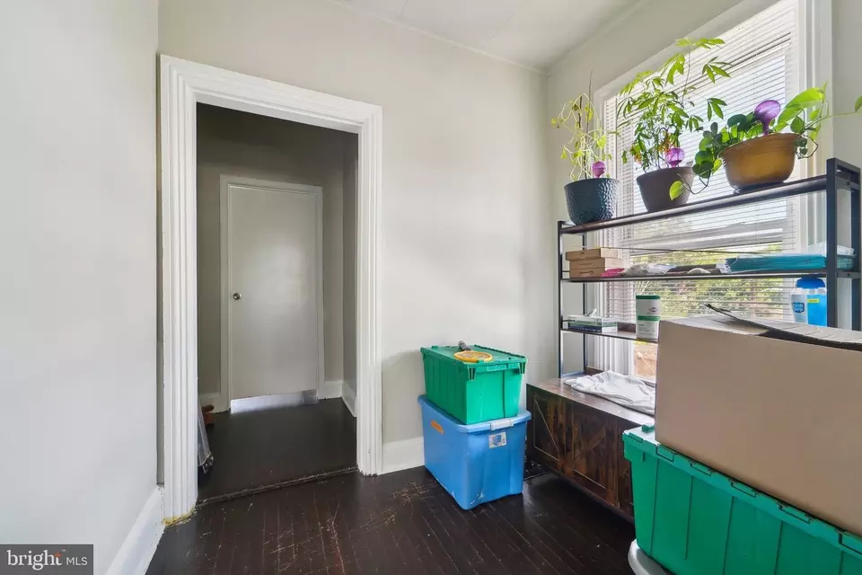 Entry Way - 817 Homestead St, Baltimore, MD 21218 photo 4 of 12